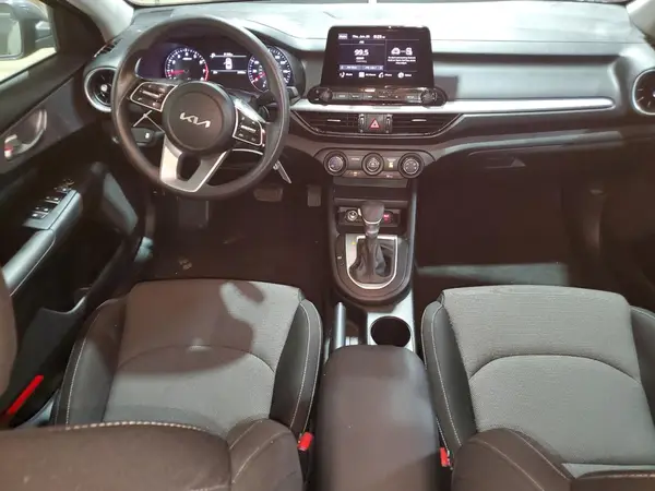 3KPF24AD6RE779552 2024 KIA FORTE - Image 8