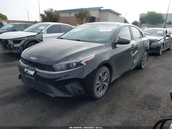 3KPF24AD6RE780118 2024 KIA FORTE - Image 2