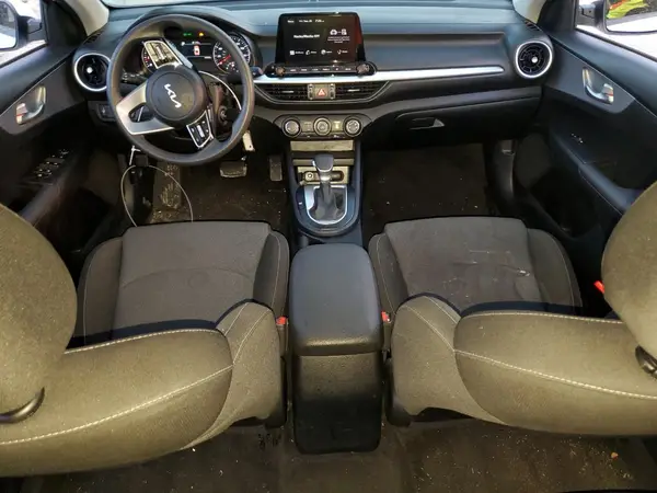 3KPF24AD6RE781575 2024 KIA FORTE - Image 8