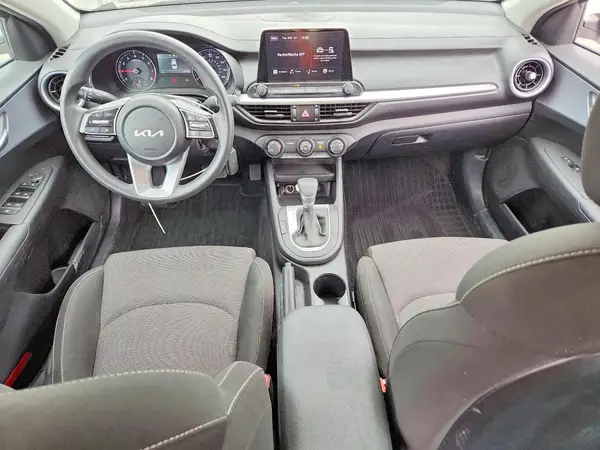 3KPF24AD6RE781978 2024 KIA FORTE - Image 8
