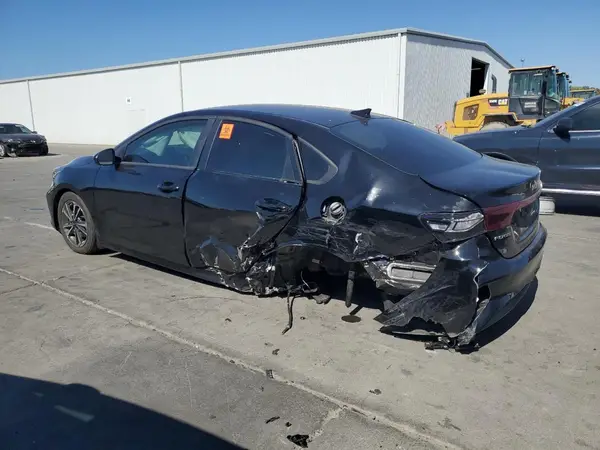 3KPF24AD6RE782211 2024 KIA FORTE - Image 2
