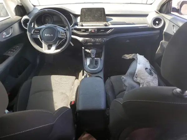 3KPF24AD6RE782211 2024 KIA FORTE - Image 8