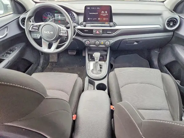 3KPF24AD6RE782306 2024 KIA FORTE - Image 8