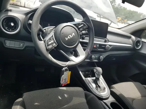 3KPF24AD6RE783374 2024 KIA FORTE - Image 8