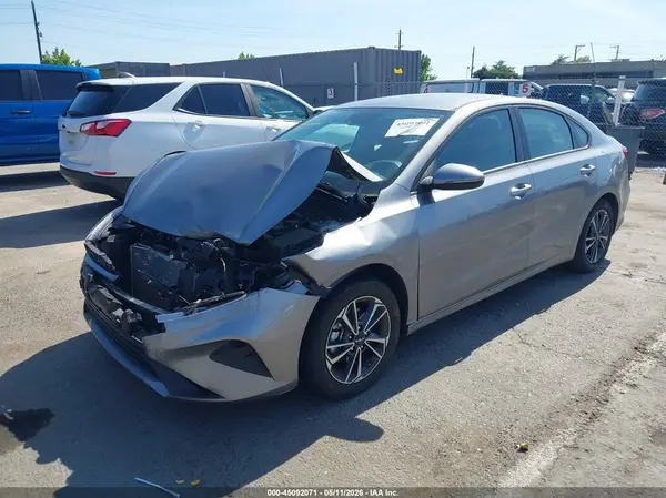3KPF24AD6RE784766 2024 KIA FORTE - Image 2