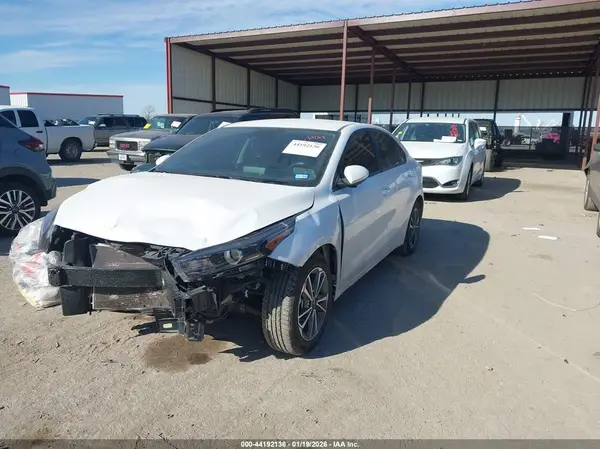3KPF24AD6RE784802 2024 KIA FORTE - Image 2