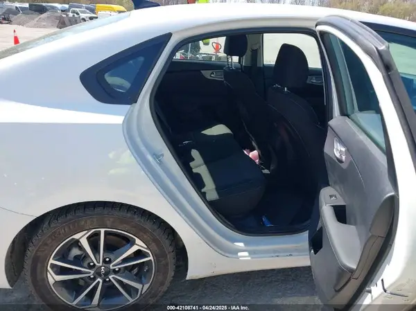 3KPF24AD6RE786274 2024 KIA FORTE - Image 8