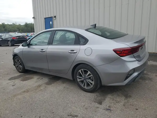 3KPF24AD6RE786940 2024 KIA FORTE - Image 2