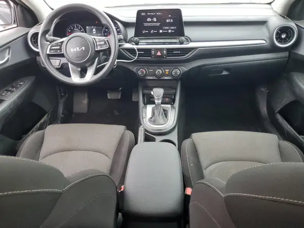 3KPF24AD6RE789370 2024 KIA FORTE - Image 8