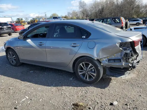 3KPF24AD6RE790678 2024 KIA FORTE - Image 2