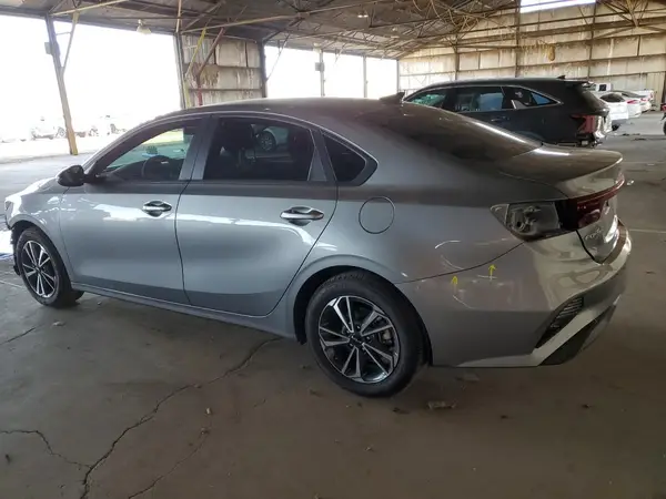 3KPF24AD6RE791734 2024 KIA FORTE - Image 2
