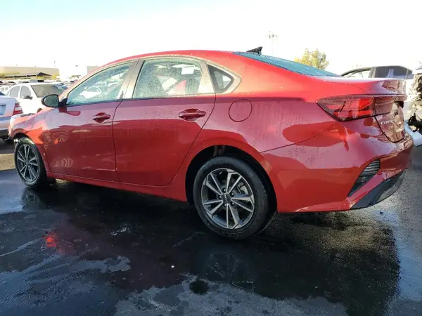 3KPF24AD6RE792429 2024 KIA FORTE - Image 2
