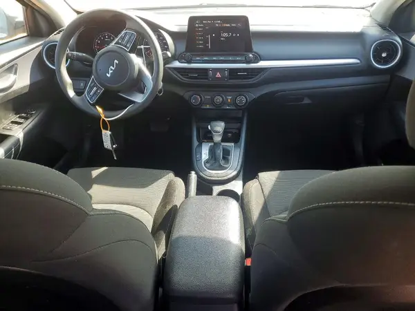 3KPF24AD6RE793631 2024 KIA FORTE - Image 8