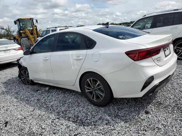 3KPF24AD6RE794245 2024 KIA FORTE - Image 2
