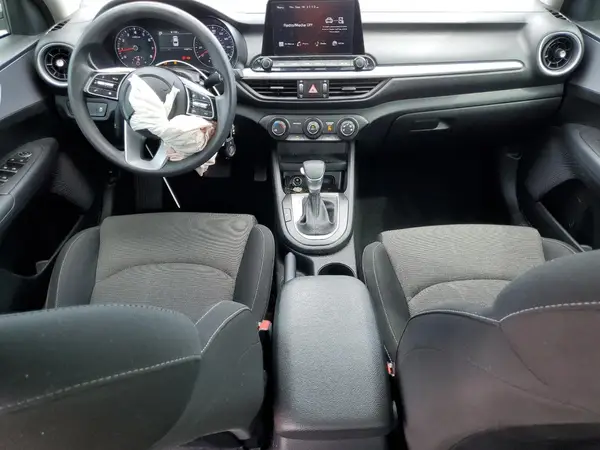 3KPF24AD6RE794245 2024 KIA FORTE - Image 8