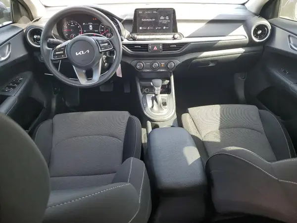 3KPF24AD6RE794424 2024 KIA FORTE - Image 8