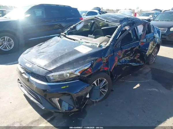 3KPF24AD6RE795282 2024 KIA FORTE - Image 2