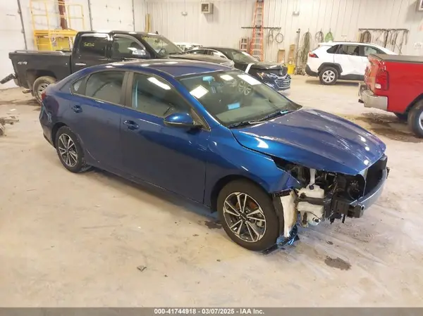 3KPF24AD6RE796240 2024 KIA FORTE - Image 1