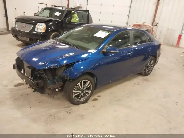 3KPF24AD6RE796240 2024 KIA FORTE - Image 2