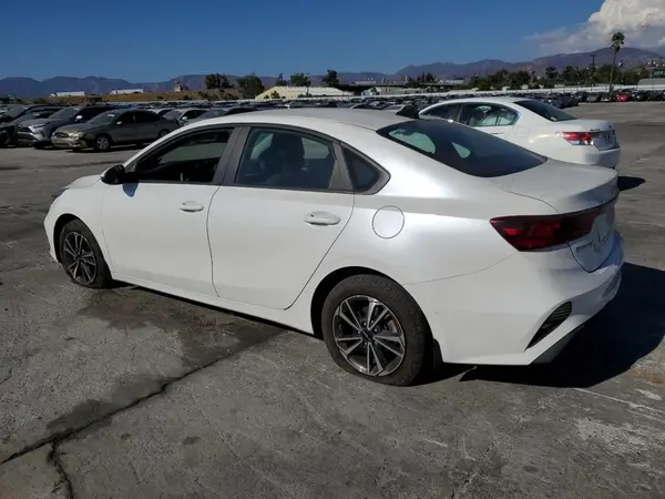 3KPF24AD6RE796299 2024 KIA FORTE - Image 2