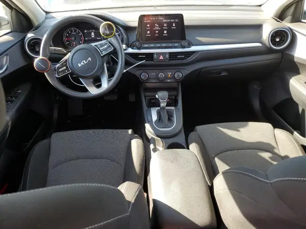 3KPF24AD6RE796299 2024 KIA FORTE - Image 8