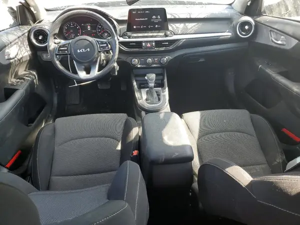 3KPF24AD6RE796366 2024 KIA FORTE - Image 8