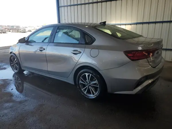 3KPF24AD6RE797159 2024 KIA FORTE - Image 2