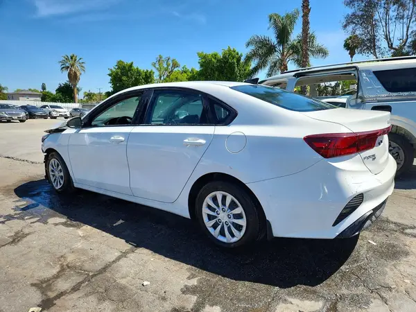 3KPF24AD6RE798277 2024 KIA FORTE - Image 2
