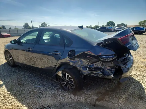 3KPF24AD6RE798411 2024 KIA FORTE - Image 2
