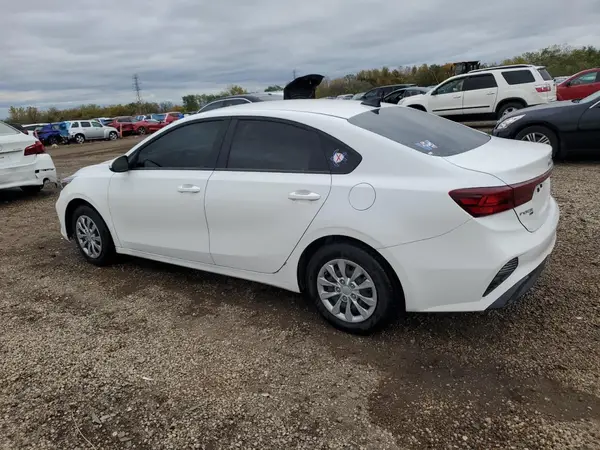 3KPF24AD6RE801856 2024 KIA FORTE - Image 2
