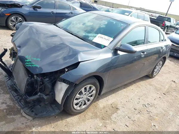 3KPF24AD6RE802280 2024 KIA FORTE - Image 2