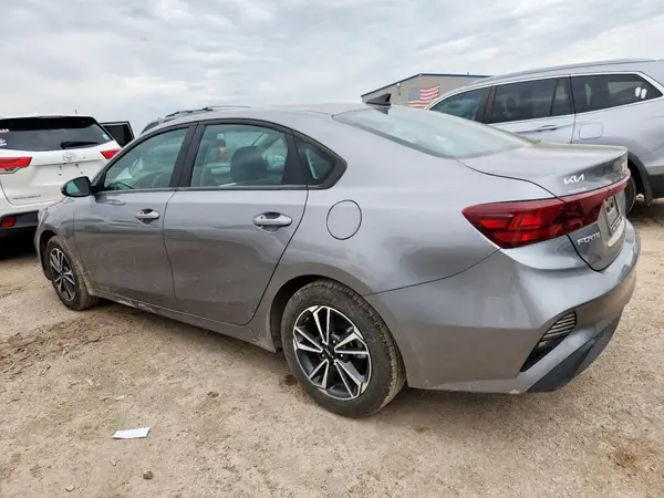 3KPF24AD6RE802831 2024 KIA FORTE - Image 2