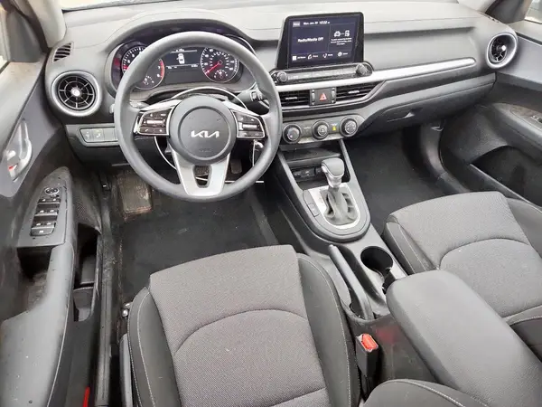 3KPF24AD6RE802831 2024 KIA FORTE - Image 8