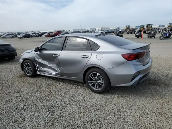 3KPF24AD6RE802974 2024 KIA FORTE - Image 2