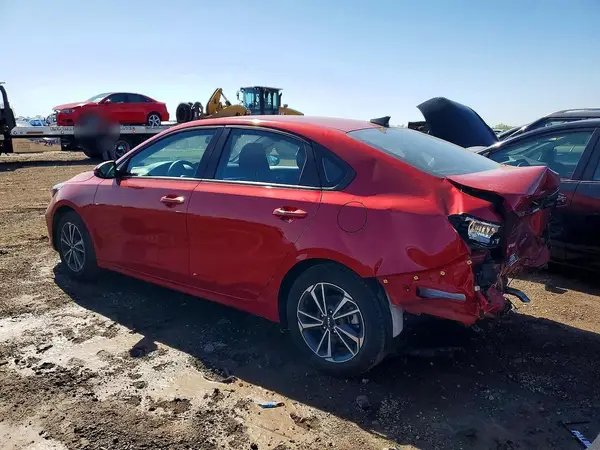 3KPF24AD6RE803560 2024 KIA FORTE - Image 2