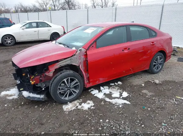 3KPF24AD6RE805602 2024 KIA FORTE - Image 2