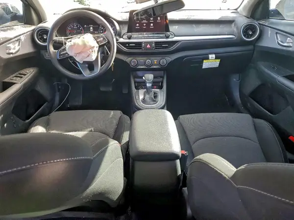 3KPF24AD6RE805681 2024 KIA FORTE - Image 8