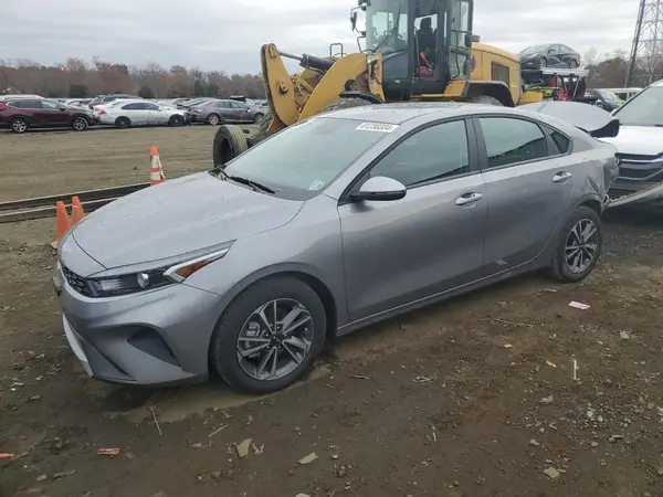 3KPF24AD6RE805874 2024 KIA FORTE - Image 1