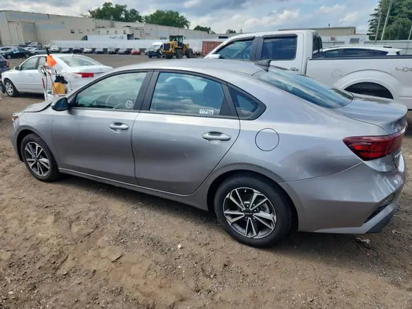 3KPF24AD6RE805888 2024 KIA FORTE - Image 2