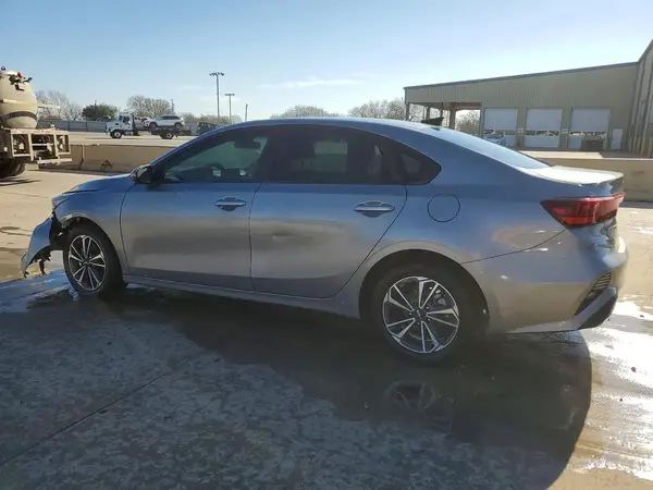 3KPF24AD6RE807060 2024 KIA FORTE - Image 2
