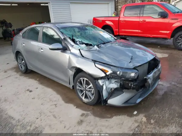 3KPF24AD6RE809049 2024 KIA FORTE - Image 1