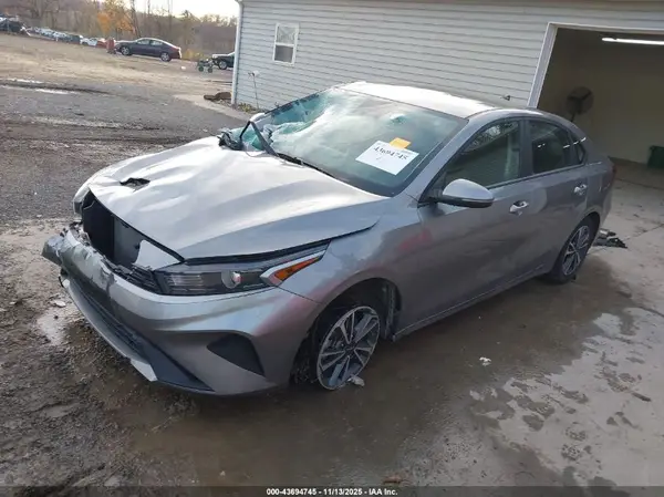 3KPF24AD6RE809049 2024 KIA FORTE - Image 2