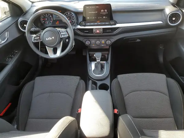 3KPF24AD6RE809875 2024 KIA FORTE - Image 8