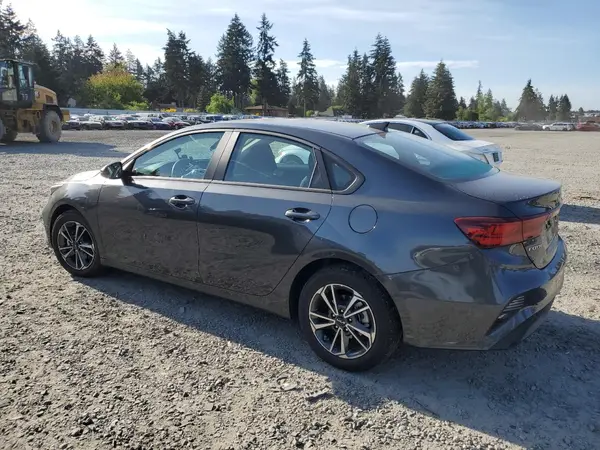 3KPF24AD6RE810735 2024 KIA FORTE - Image 2