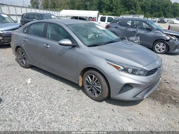 3KPF24AD6RE811884 2024 KIA FORTE - Image 1