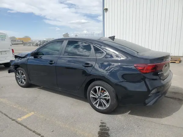3KPF24AD6RE812131 2024 KIA FORTE - Image 2