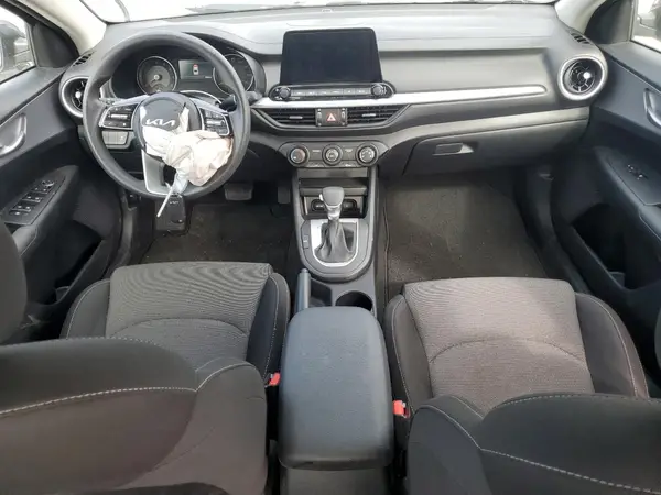 3KPF24AD6RE812467 2024 KIA FORTE - Image 8