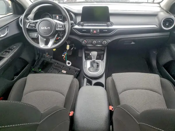 3KPF24AD6RE816003 2024 KIA FORTE - Image 8
