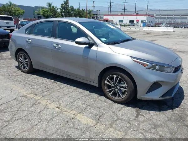 3KPF24AD6RE816566 2024 KIA FORTE - Image 1