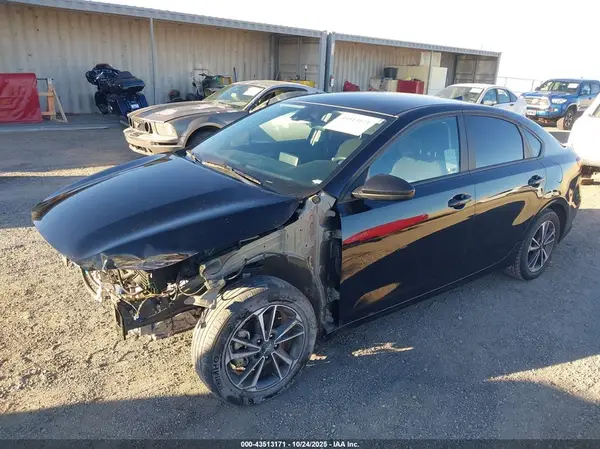 3KPF24AD6RE817734 2024 KIA FORTE - Image 2